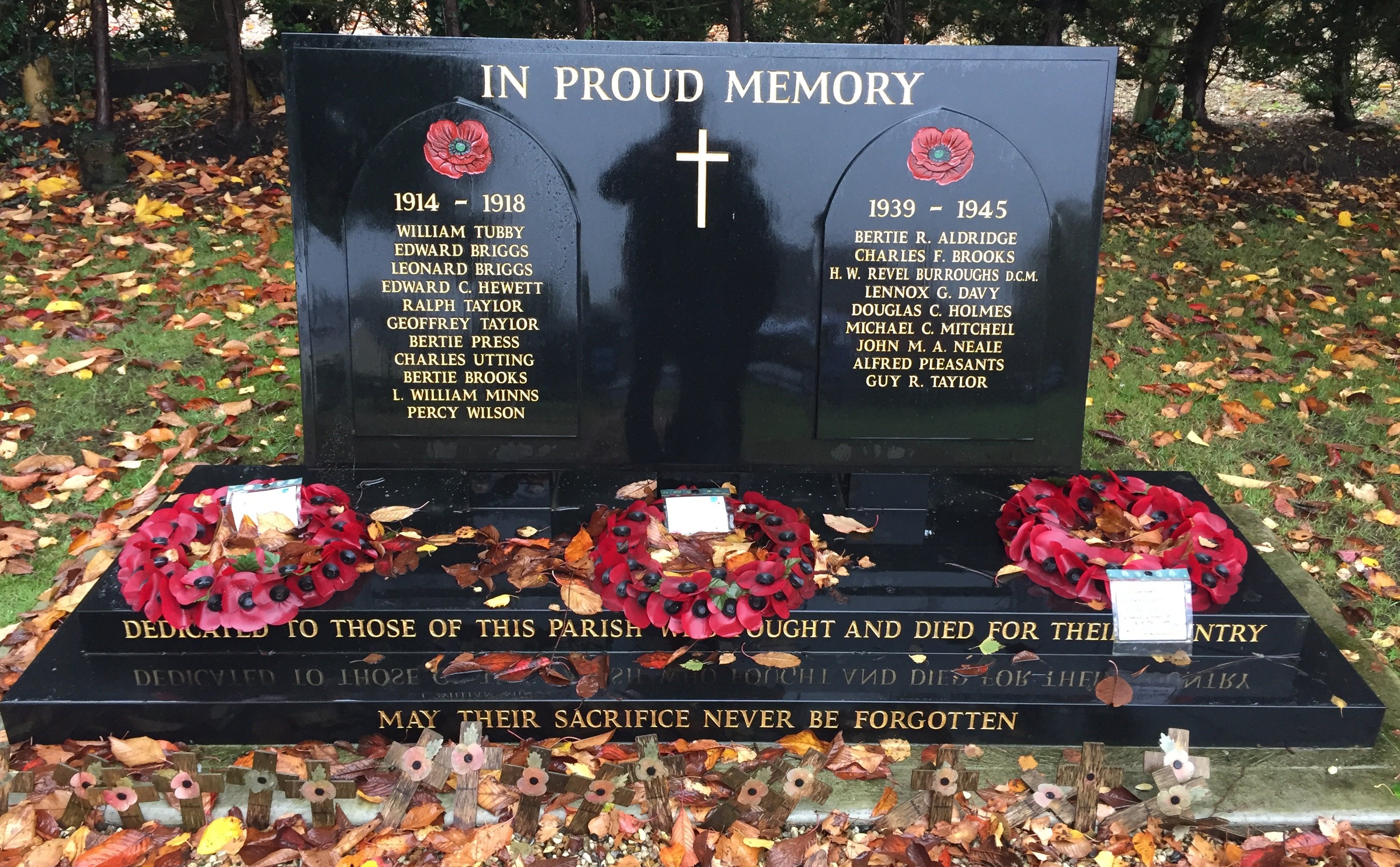 PoringlandWarMemorial1