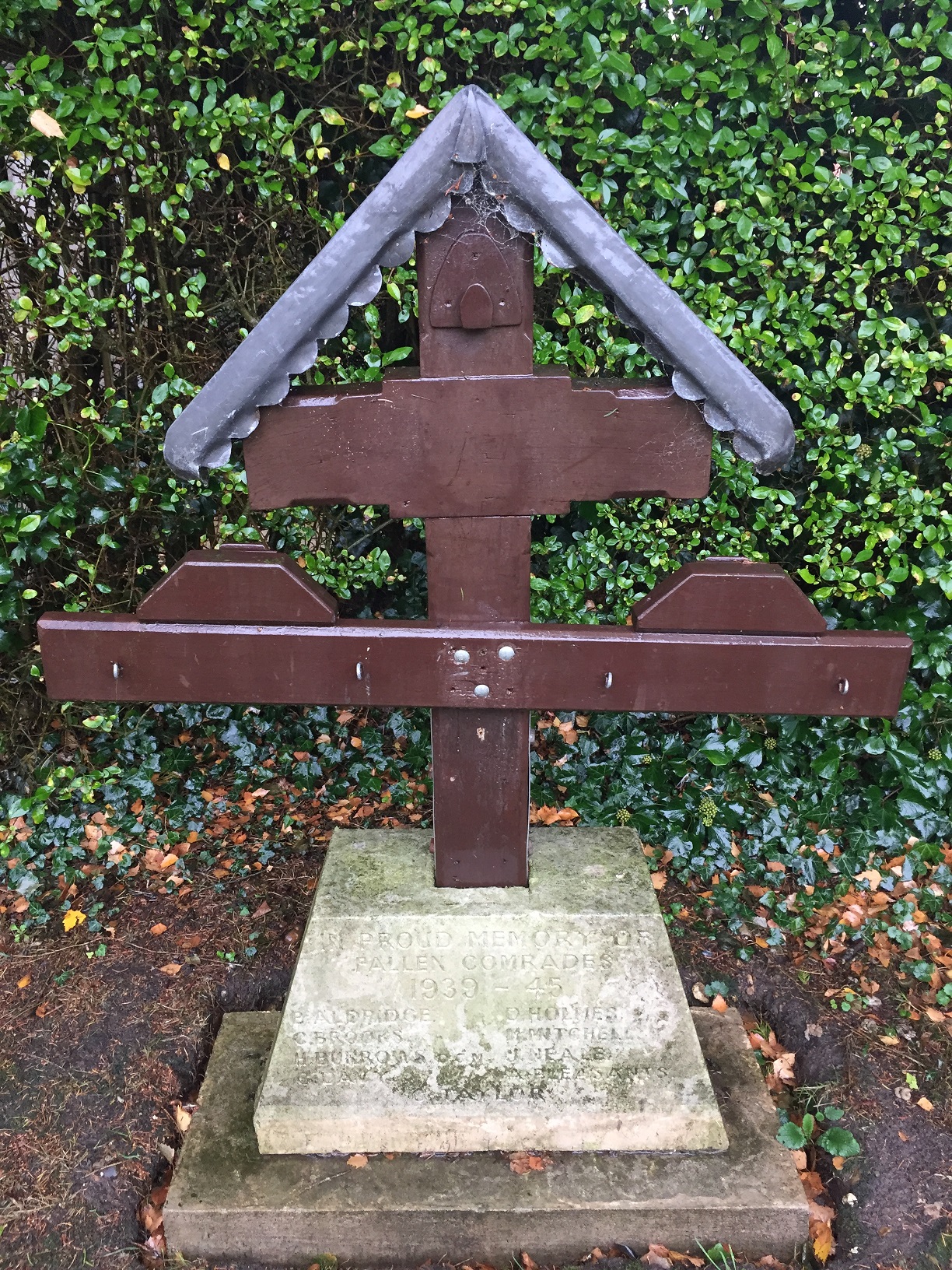 PoringlandWarMemorial3