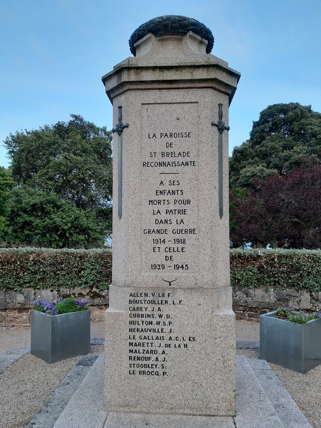 St_Brelades_War_Memorial_1