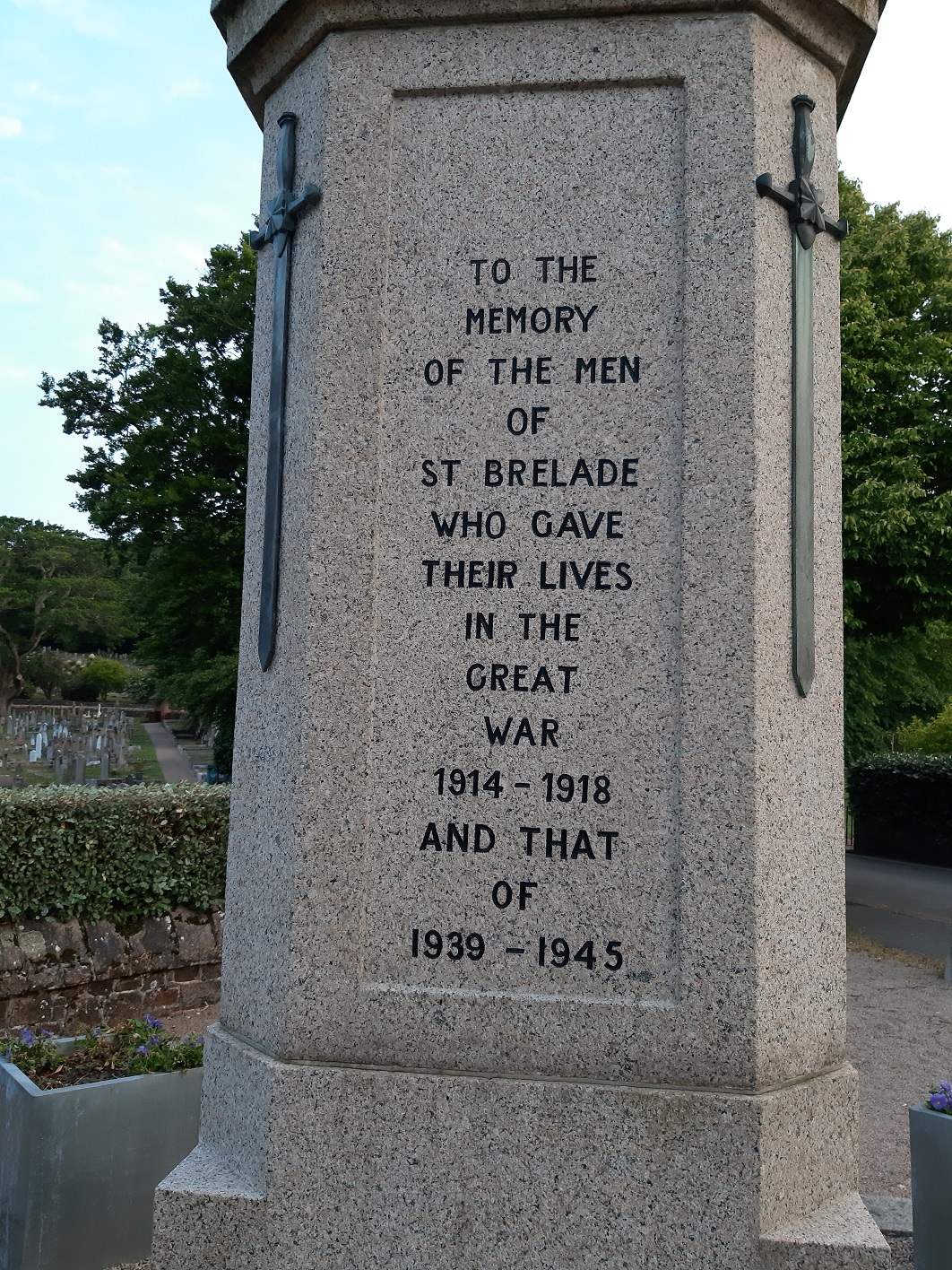 St_Brelades_War_Memorial_2