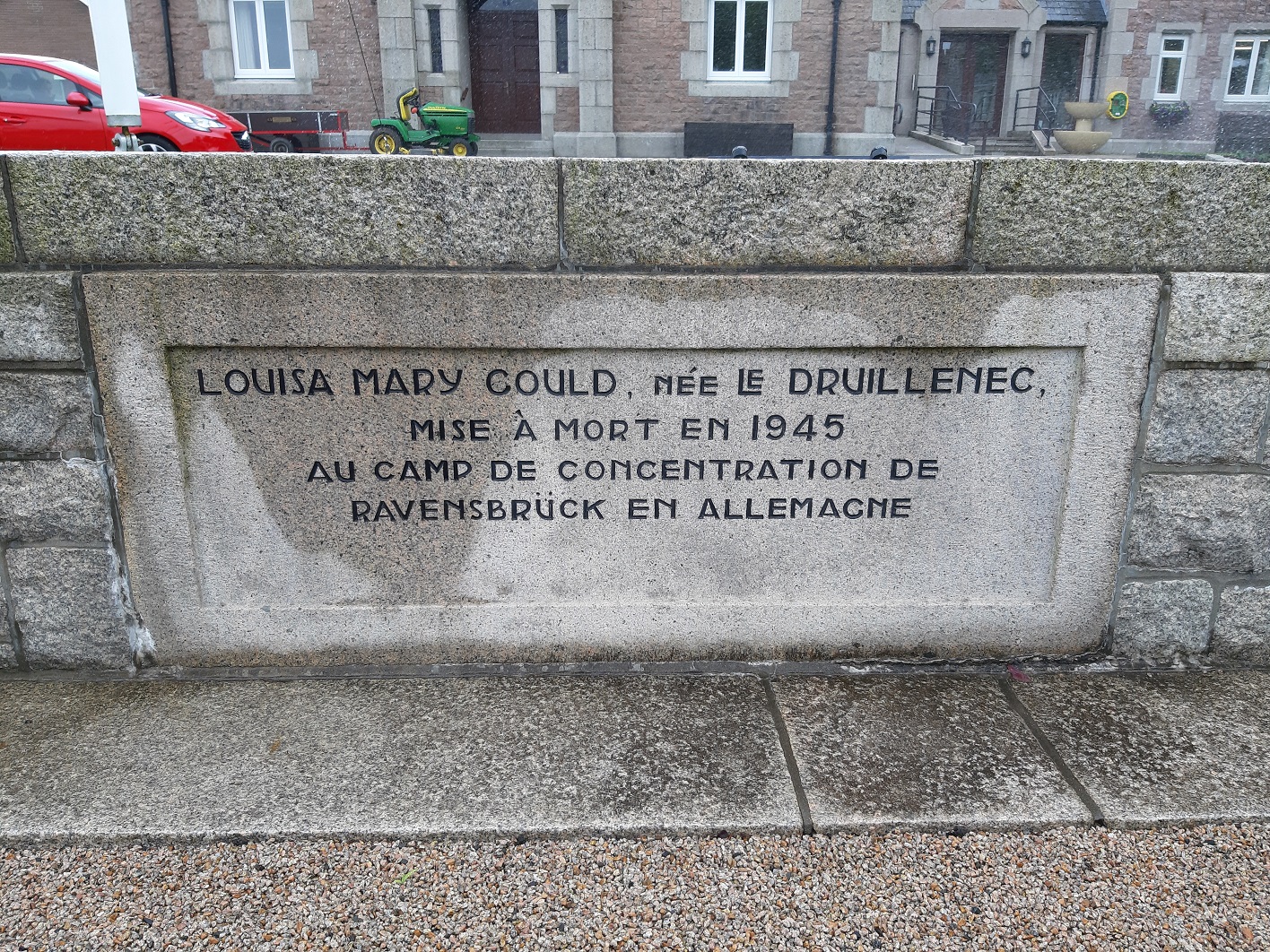 St_Ouen_War_Memorial_3